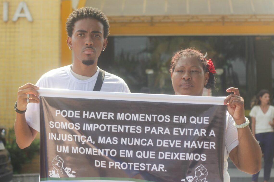 Familiares cobram justiça por Samuel e William