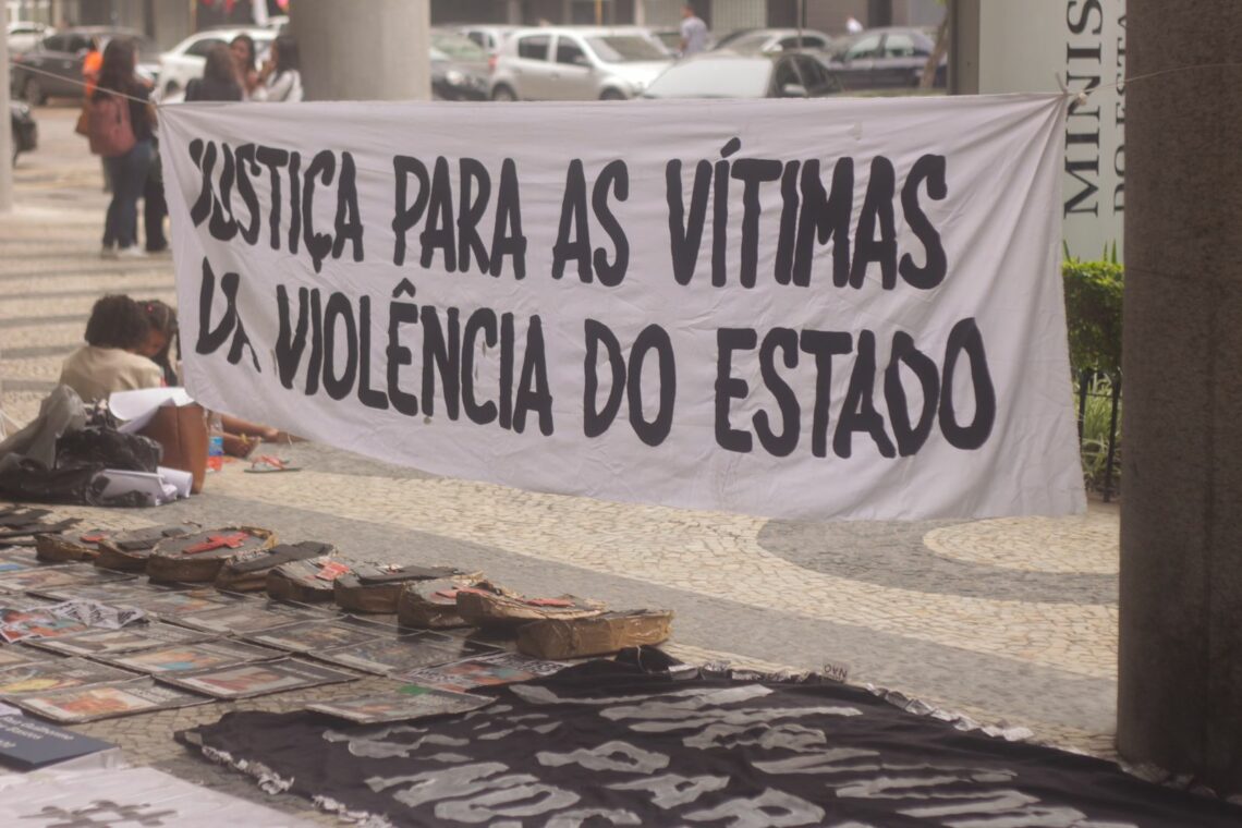 Protesto de mães e familiares de vítimas do Estado no MP