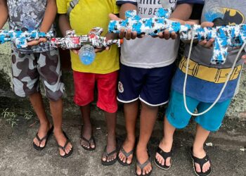 Armas de gel se tornam a polêmica tendência entre jovens