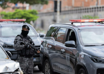 Operação policial em Manguinhos e Jacarezinho deixa mortos e funcionária da Fiocruz ferida