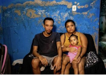 Família do Complexo do Alemão luta por condições dignas de moradia e saúde para a filha